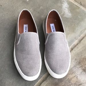 Steve madden slip on shoes